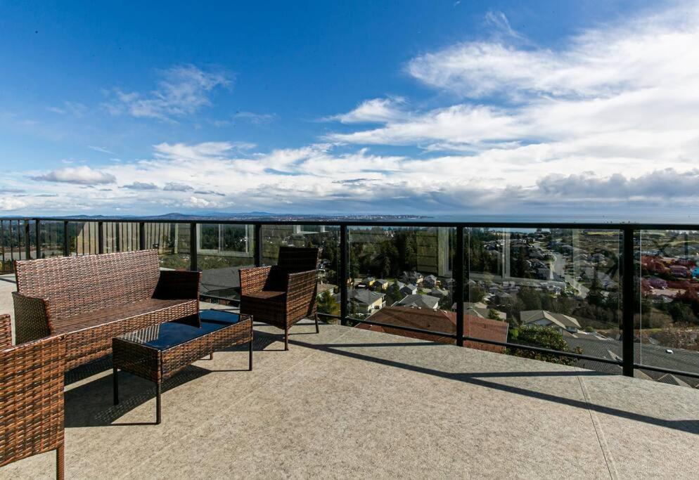 Eagle'S View Penthouse Daire Victoria Dış mekan fotoğraf